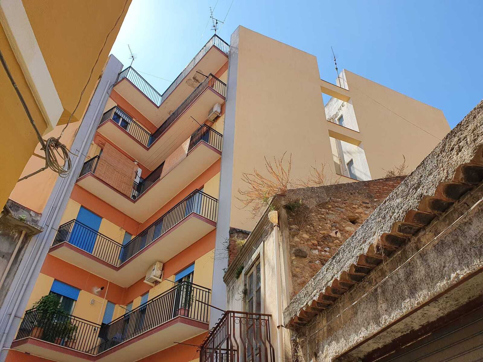 APPARTAMENTO IN VIA DANTE ALIGHIERI A BARCELLONA POZZO DI GOTTO